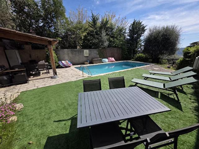 Vente Villa 7 pièces 179.49 m2 Draguignan