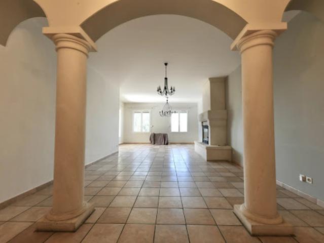Vente Villa 7 pièces 184.4 m2 Uzès
