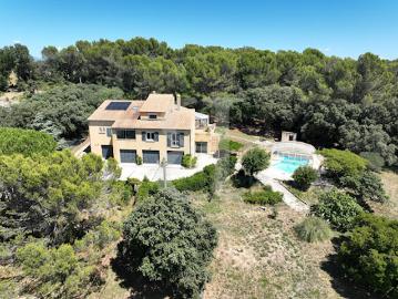 Vente Villa 7 pièces 200 m2 Châteauneuf de Gadagne