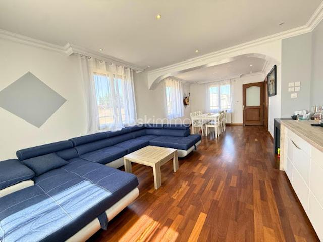 Vente Villa 7 pièces 210 m2 Saint Pierre lès Nemours