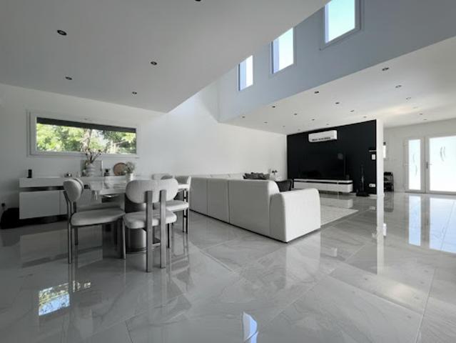 Vente Villa 7 pièces 189 m2 Argiésans