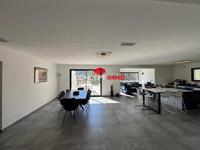 Vente Villa 7 pièces 212 m2 Solliès Toucas