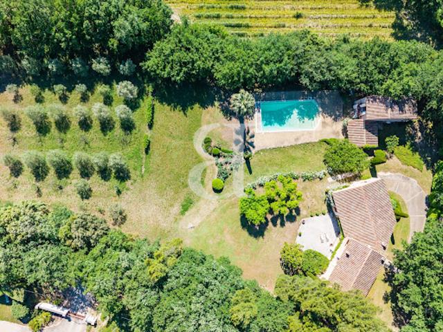 Vente Villa 7 pièces 212 m2 Séguret