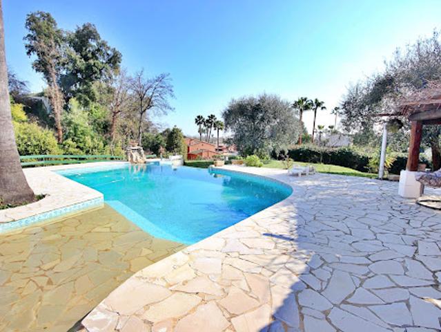 Vente Villa 7 pièces 215 m2 Antibes