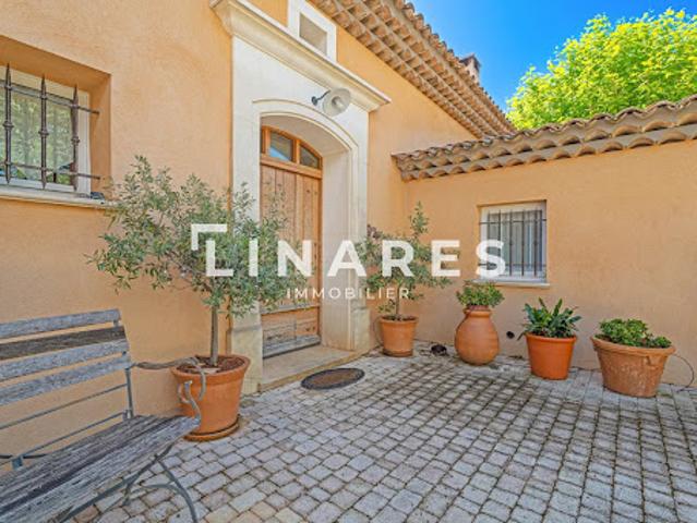 Vente Villa 7 pièces 220 m2 Aubagne