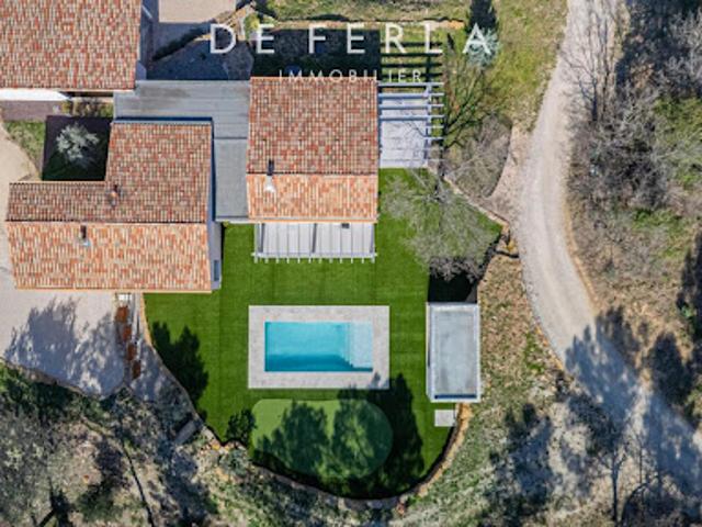 Vente Villa 7 pièces 220 m2 Trets