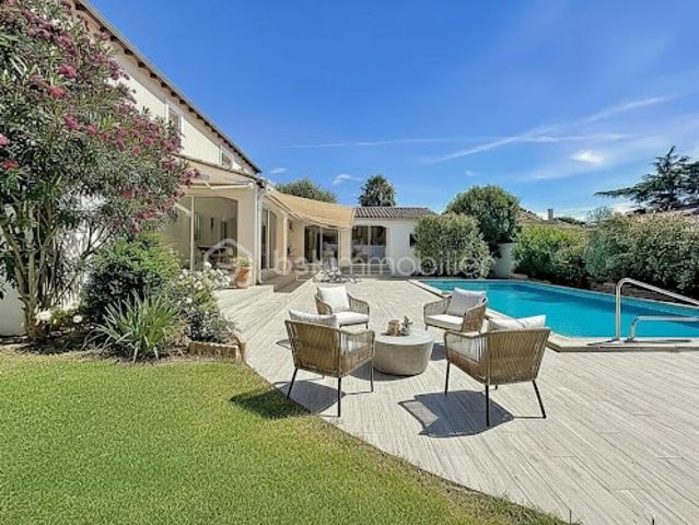 Vente Villa 7 pièces 222 m2 Castries