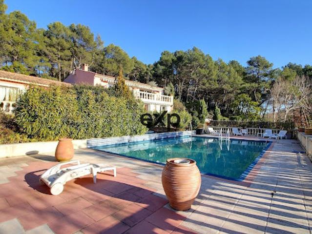 Vente Villa 7 pièces 225 m2 Pourcieux