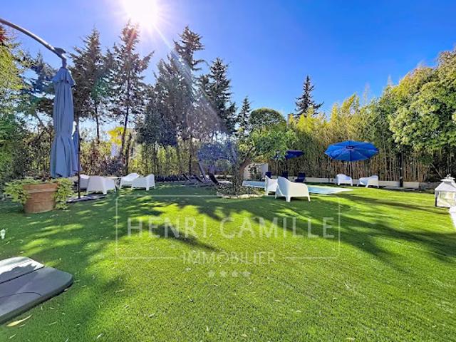 Vente Villa 7 pièces 230 m2 Le Cannet