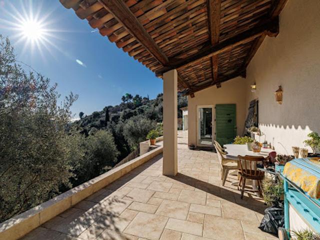 Vente Villa 7 pièces 240 m2 Aspremont