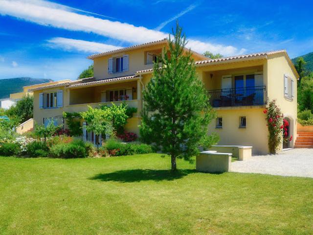 Vente Villa 7 pièces 245 m2 Montbrun les Bains