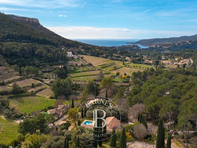Vente Villa 7 pièces 250 m2 Cassis