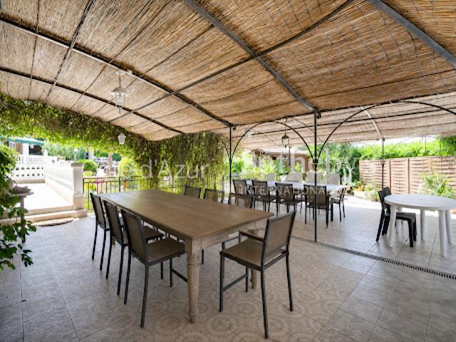 Vente Villa 7 pièces 271 m2 Antibes