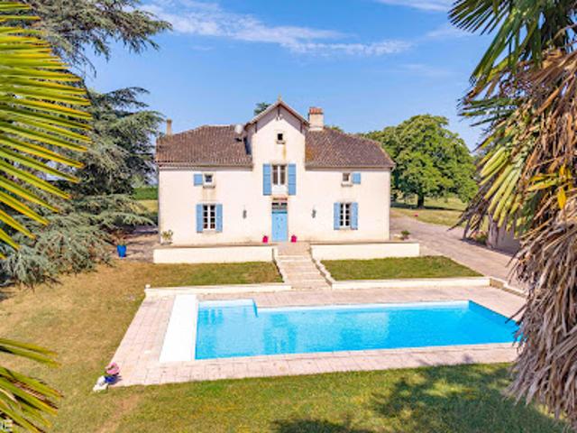 Vente Villa 7 pièces 280 m2 Clermont Soubiran
