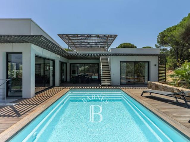 Vente Villa 7 pièces 300 m2 Sainte lucie de porto vecchio