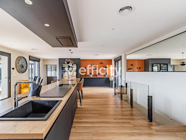 Vente Villa 7 pièces 309 m2 Chatillon