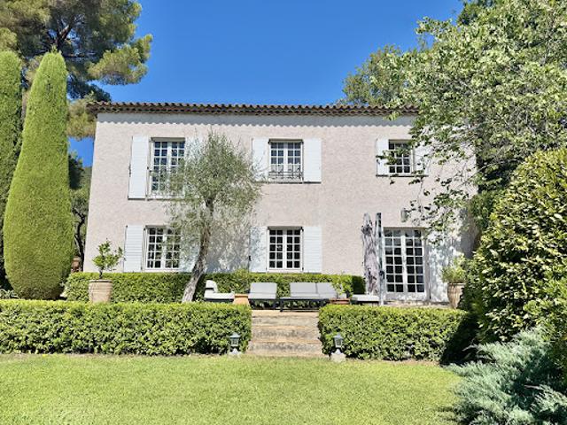 Vente Maison 7 pièces 355.96 m2 Spéracèdes