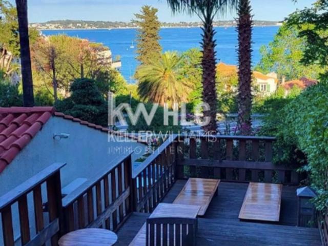 VENTE: VILLA 8 P 224 m² à GOLFE JUAN