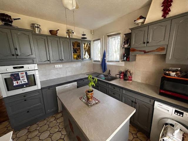 Vente Villa 8 pièces 163.6 m2 Saint Martin de la Brasque