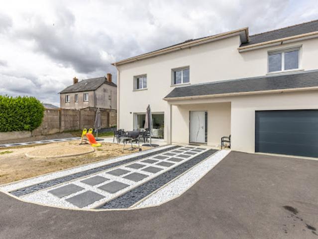 Vente Villa 8 pièces 187.86 m2 Saulnieres