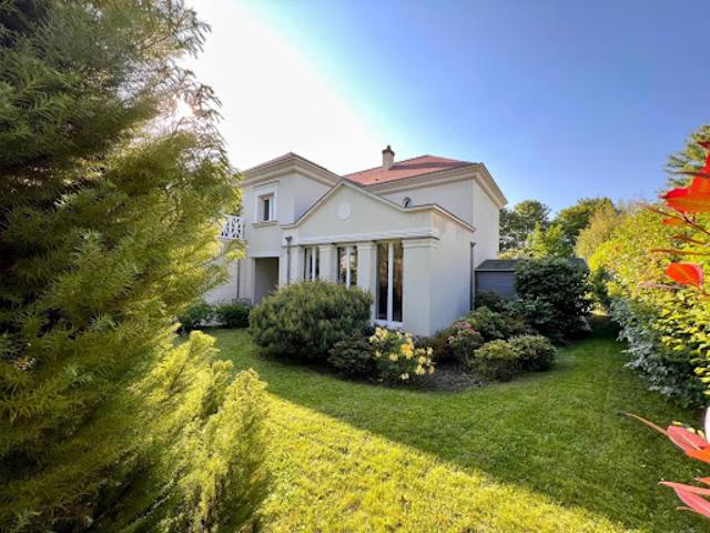 Vente Villa 8 pièces 212 m2 Bailly Romainvilliers