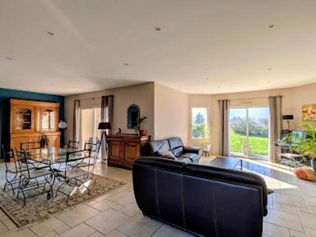 Vente Villa 8 pièces 212 m2 Saint Genis les Ollières