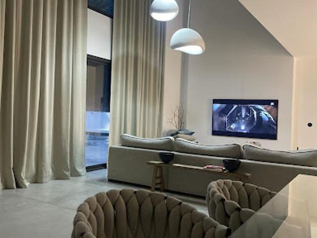 Vente Villa 8 pièces 223.8 m2 Simiane Collongue