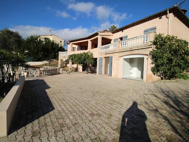 Vente Villa 8 pièces 223 m2 Peymeinade
