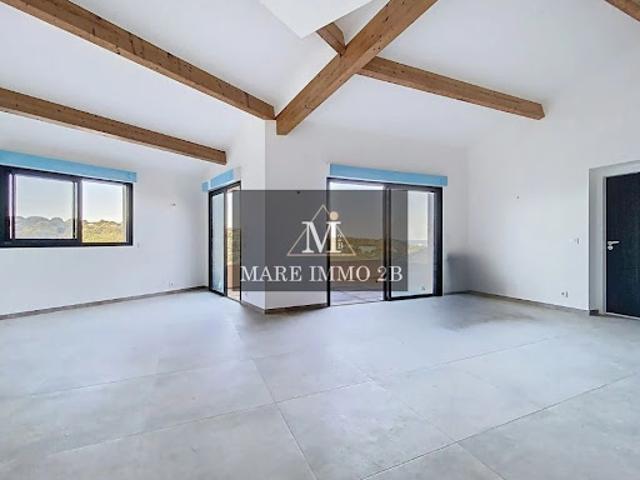 Vente Villa 8 pièces 225 m2 Lumio