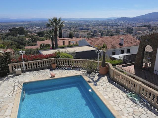 Vente Villa 8 pièces 228 m2 Hyeres