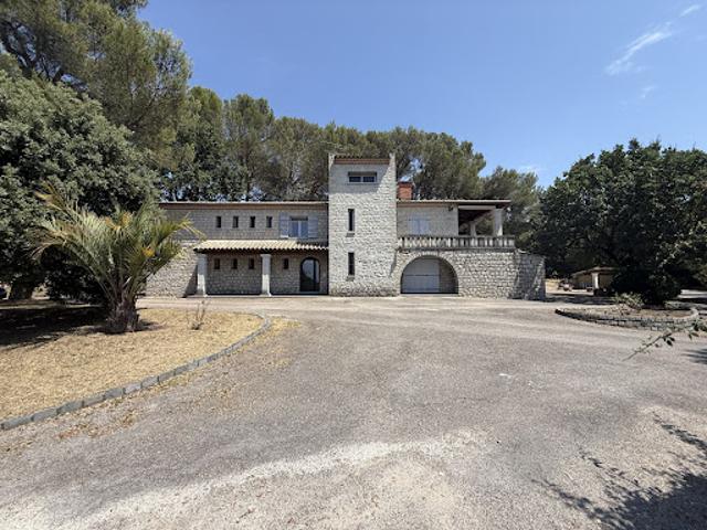Vente Villa 8 pièces 245 m2 Sainte Anastasie