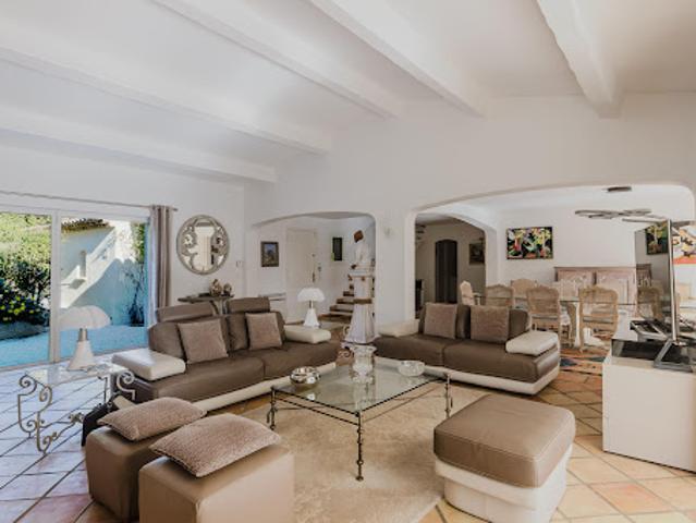 Vente Villa 8 pièces 269 m2 Roquebrune sur Argens