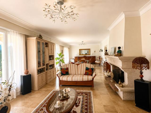 Vente Villa 8 pièces 276 m2 Drap