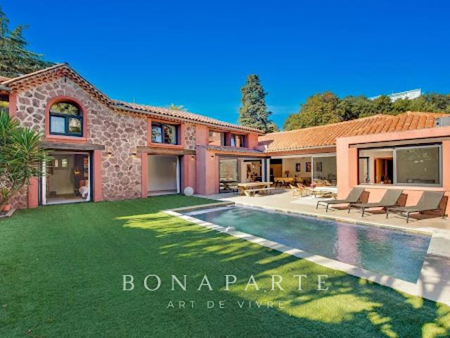 Vente Villa 8 pièces 280 m2 Saint raphael