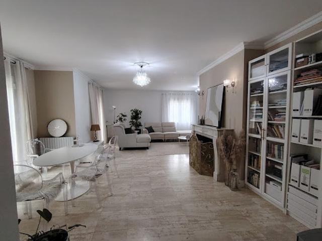 Vente Villa 8 pièces 284 m2 Neuville de Poitou