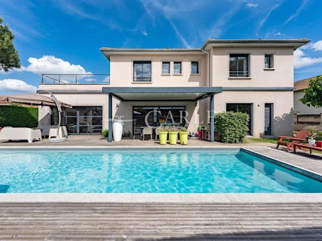 Vente Villa 8 pièces 301.85 m2 Genas