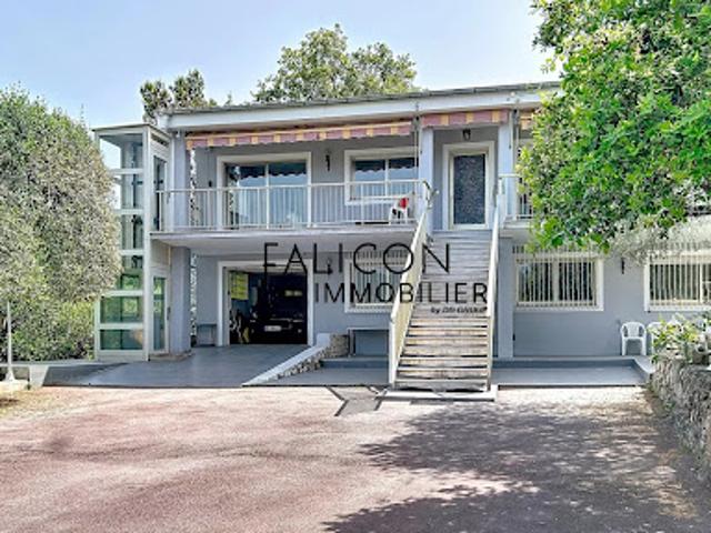 Vente Villa 8 pièces 320 m2 Tourrette Levens