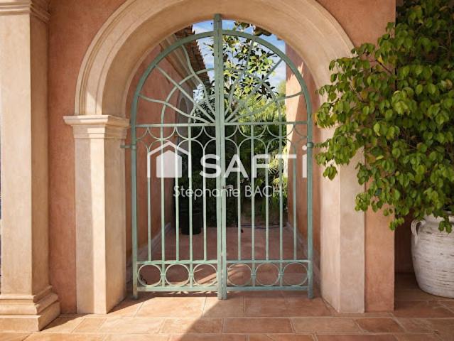 Vente Villa 8 pièces 356 m2 Ceyreste
