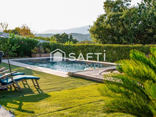 Vente Villa 9 pièces 164 m2 Cogolin