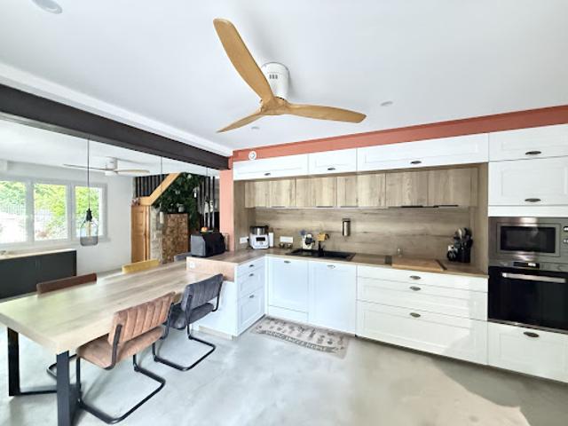 Vente Villa 9 pièces 206 m2 Saint Geniès de Malgoirès