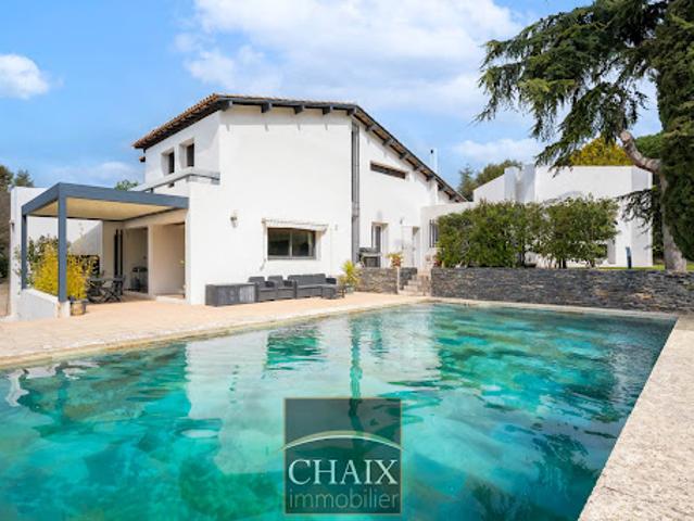 Vente Villa 9 pièces 221 m2 Aubagne