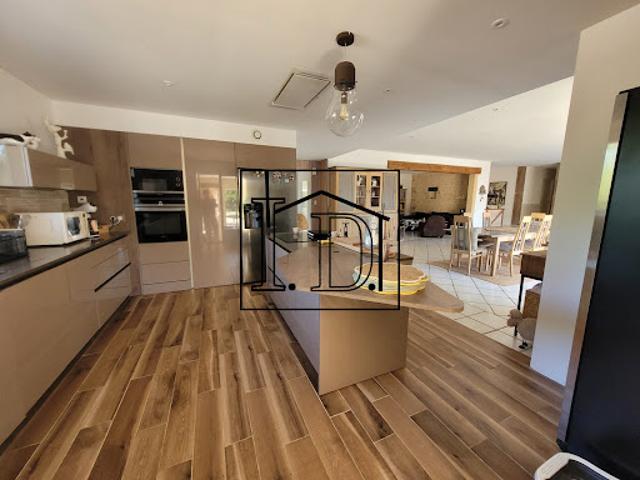 Vente Villa 9 pièces 226 m2 Plaisance
