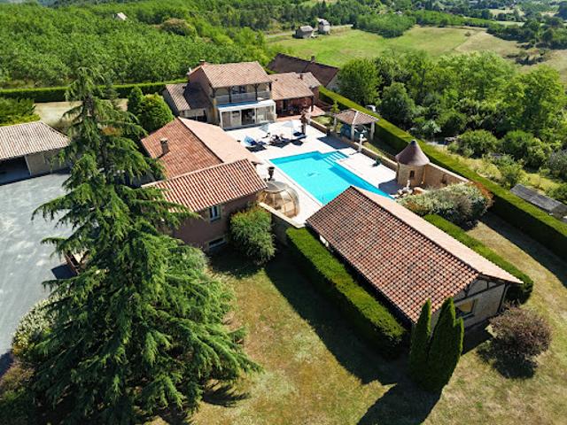 Vente Villa 9 pièces 235 m2 Hautefort