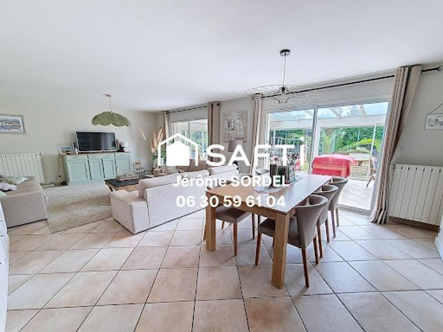 Vente Villa 9 pièces 238 m2 Blanquefort