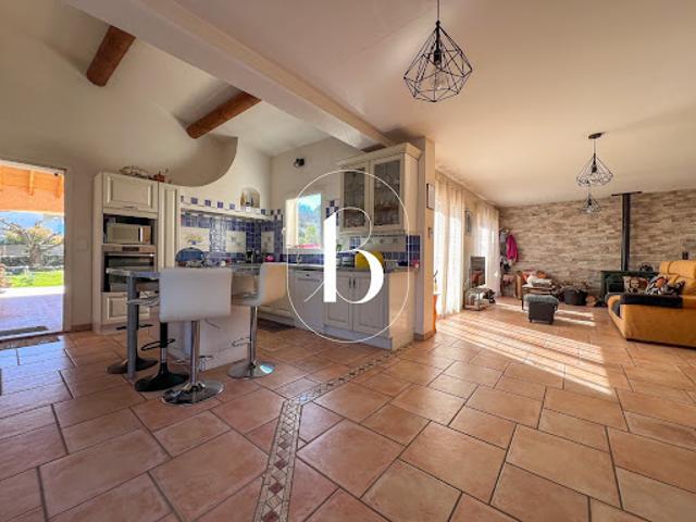 Vente Villa 9 pièces 240 m2 Salazac