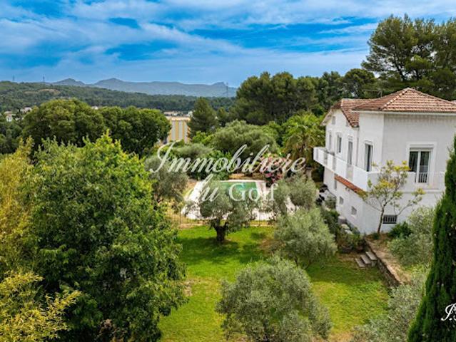 Vente Villa 9 pièces 245.17 m2 Marseille 12ème