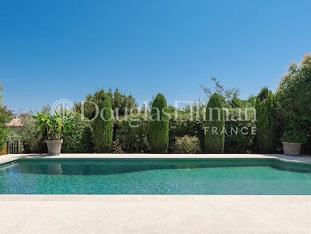 Vente Villa 9 pièces 258 m2 La Roquette sur Siagne