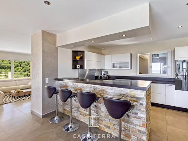 Vente Villa 9 pièces 271 m2 Sari Solenzara