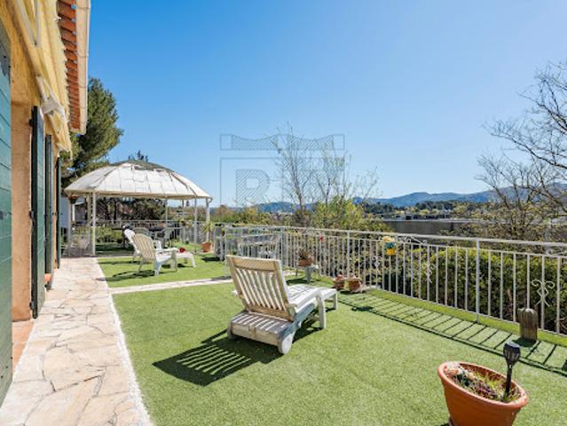Vente Villa 9 pièces 273 m2 Marseille 12ème