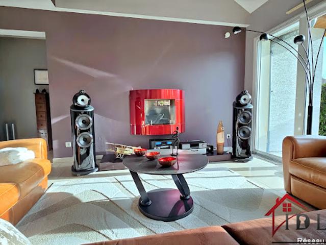 Vente Villa 9 pièces 274 m2 Geneuille